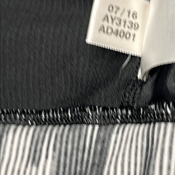 Adidas Women's Black and White Techfit Sports Bra - Picture 8 of 8